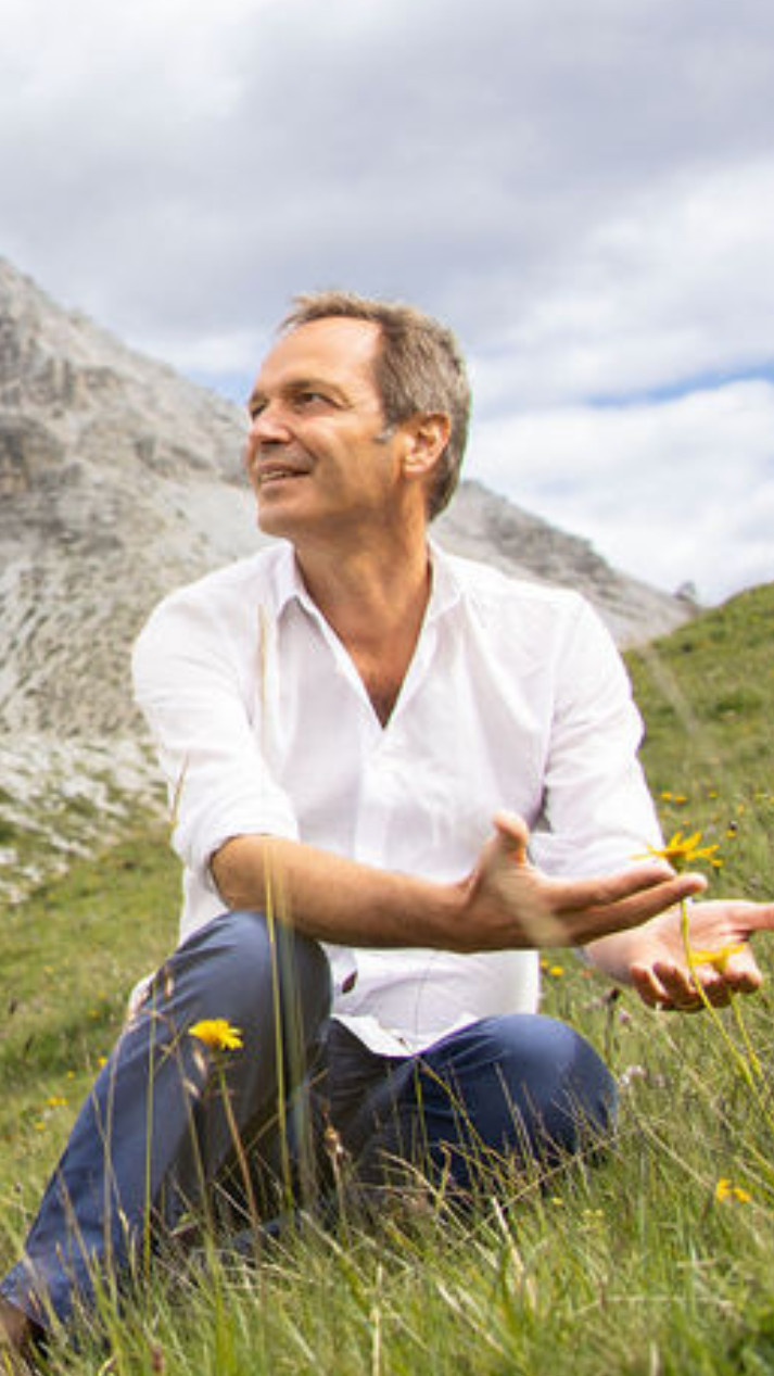 FD_Dolomites_mobile_Sandro_e_arnica_3_Zinnen_4.png