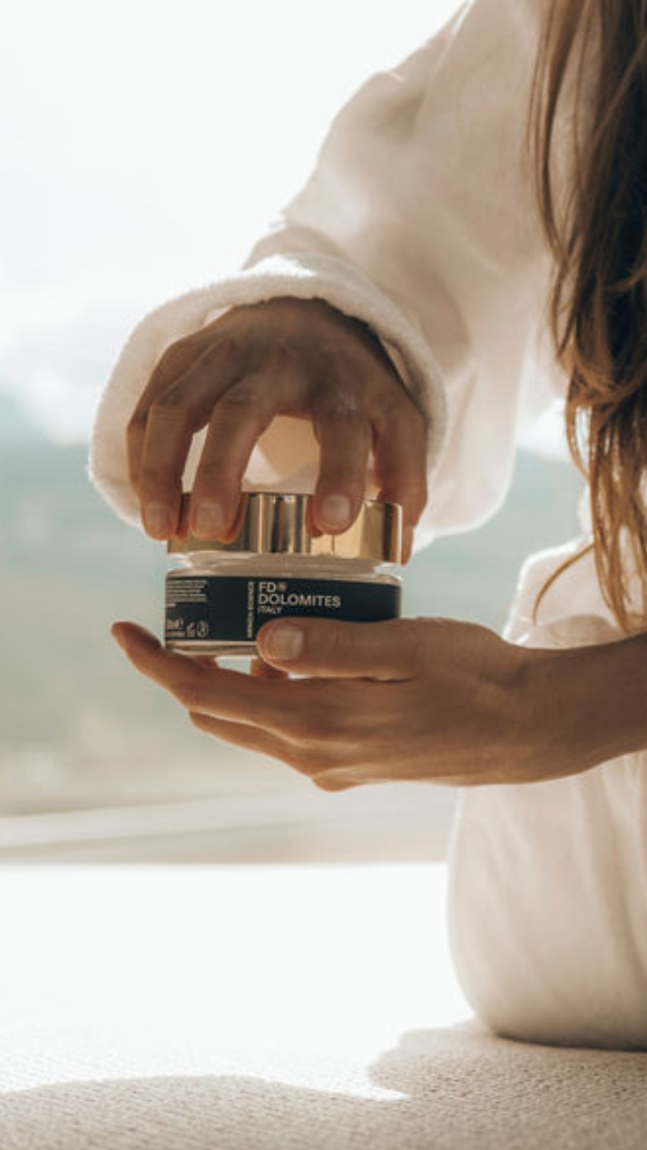 FD_Dolomites_mobile_Arnica_CBD_1_0df76c7b-6a17-4a06-a13d-d60d54ec3d20.png